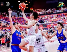 全力以赴备战比赛，球队迎战实力强劲对手