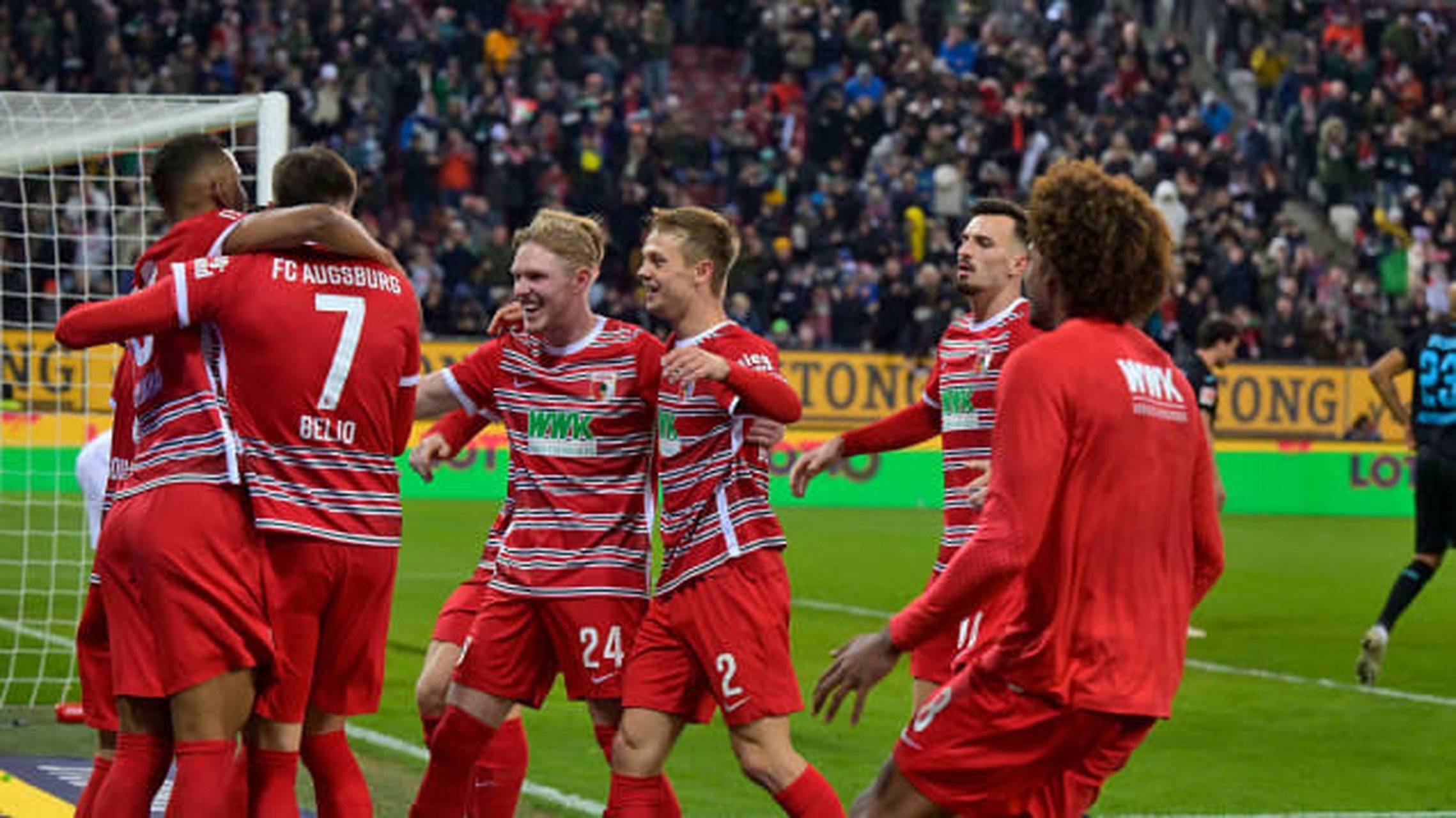 国内足球队与外国豪强的对决备受瞩目(足坛新星身价排名一览表)