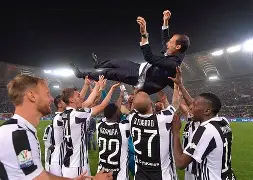 塞维利亚客场惊险逆转，逆袭夺得关键三分的简单介绍