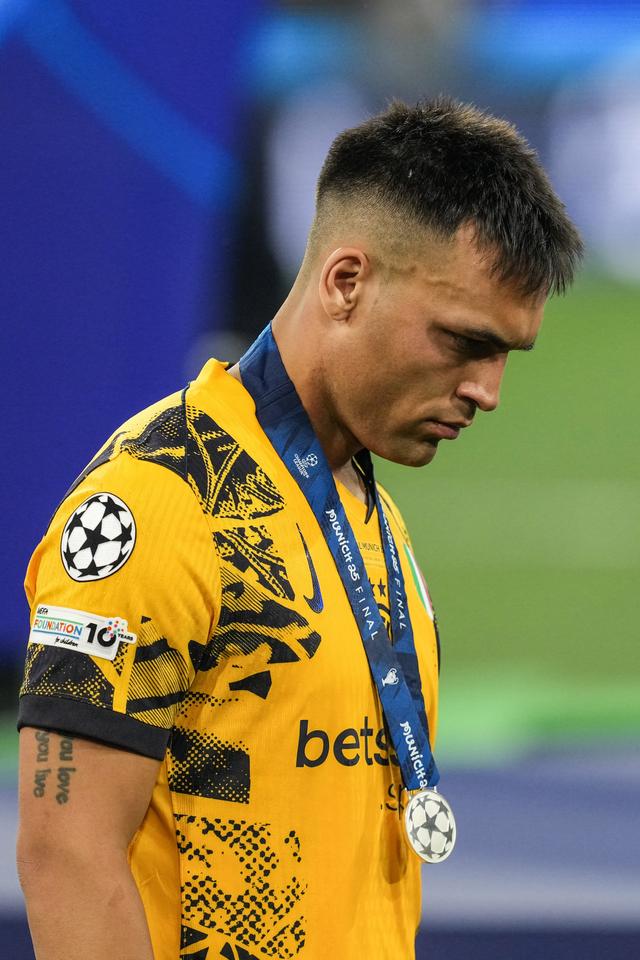 包含法国队伤病潮涌现，主帅忧心重重的词条